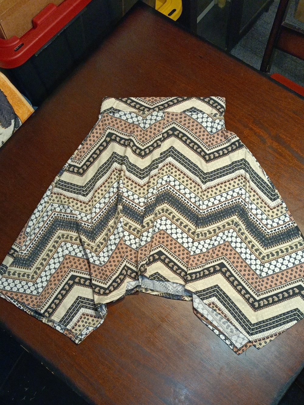 High-Waist Chevron Midi Skirt in Beige and Black